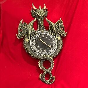 🐉 3-HEADED DRAGON CLOCK, 🕰️ RED EYES 👁️, BATTERY OPERATED, WORKS 🎃 22x12.5